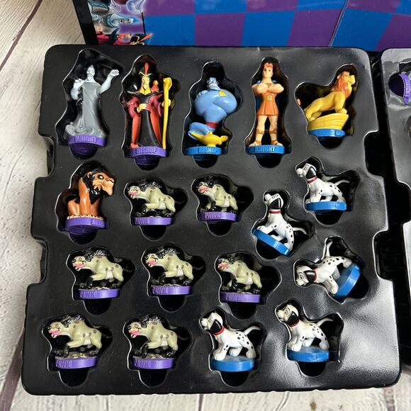 Disney Chess Set Collectors Edition Heroes & Villains Hand Painted Pieces 2004 - Picture 3 of 8